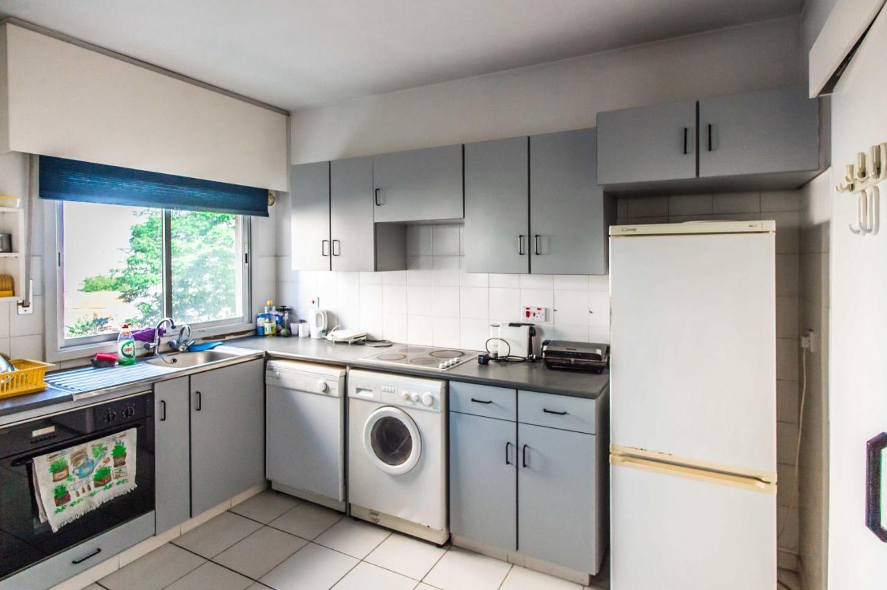 Private Room In A Shared Flat At Best Location Limassol Exterior foto